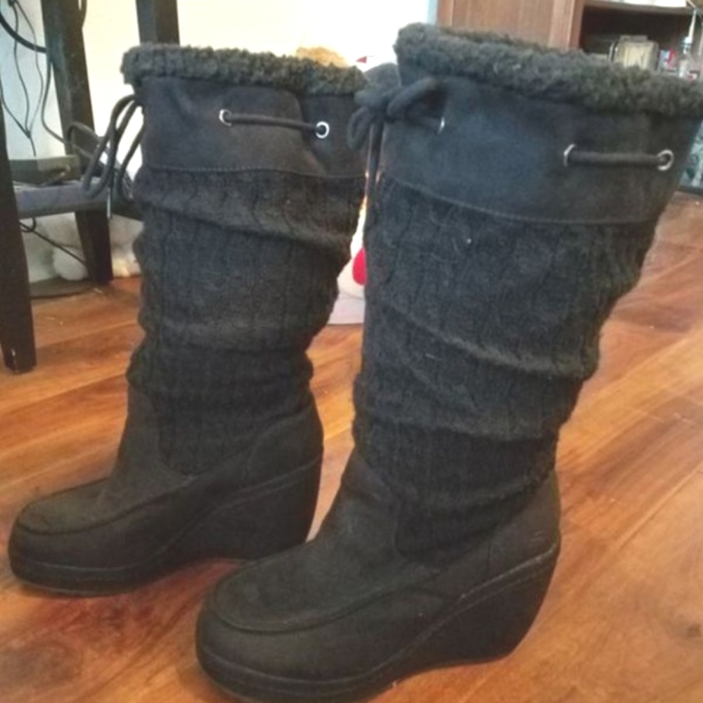 Sketcher brand black boots. Worn ONCE size 7